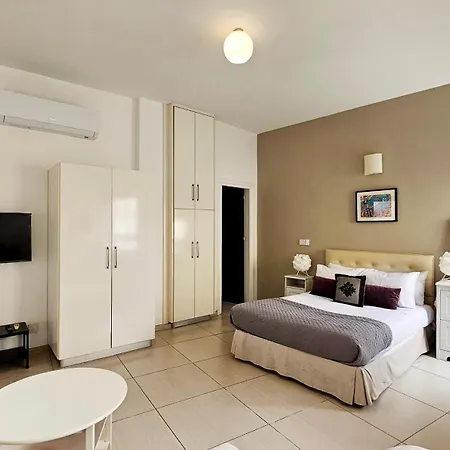Phaedrus Living Ledras Residences 101